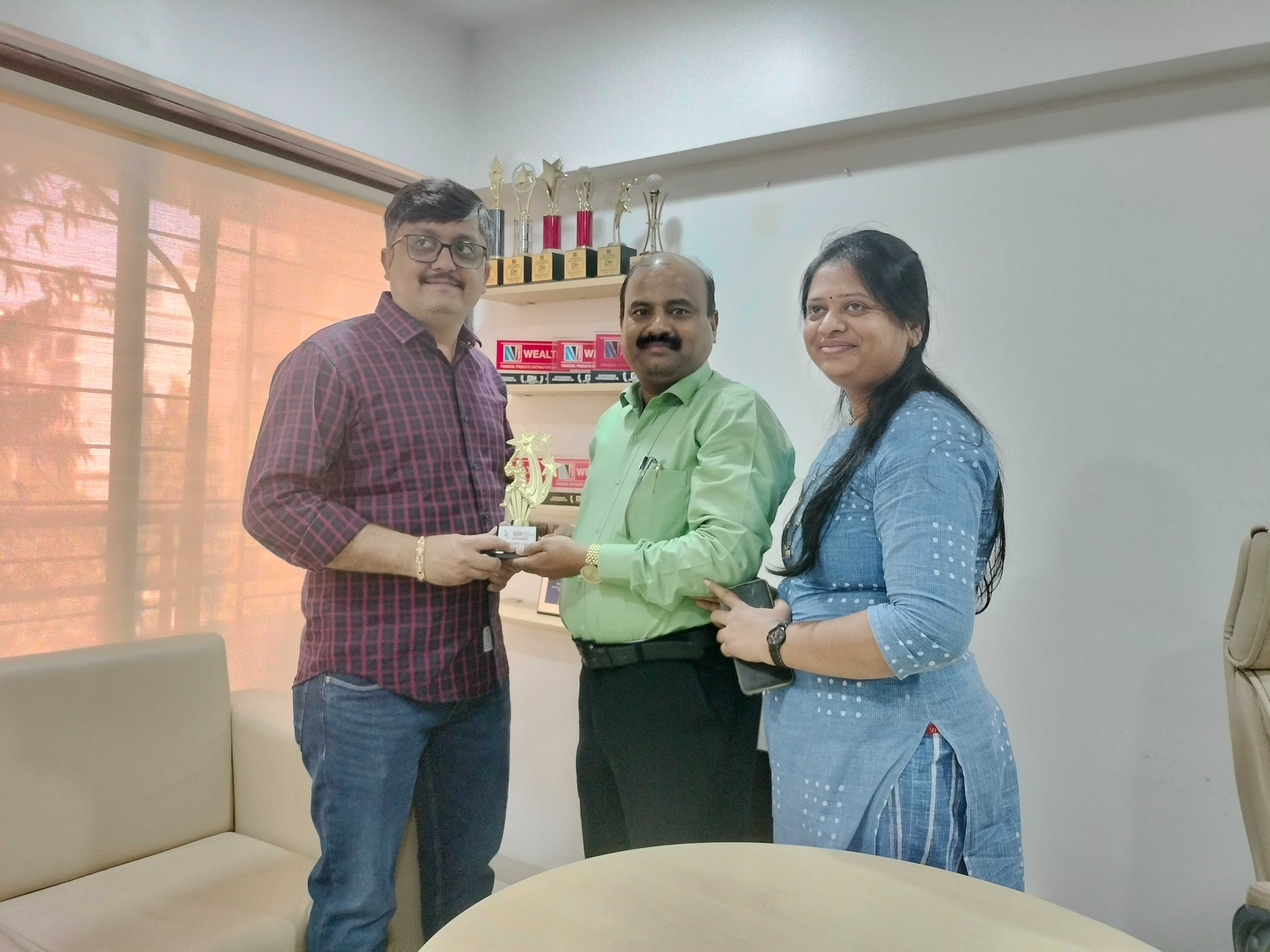 MUTUAL FUNDS ACHIEVEMENT